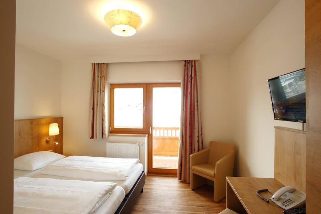Familien & Wohlfuhlhotel Johanneshof Saalbach-Hinterglemm Bagian luar foto