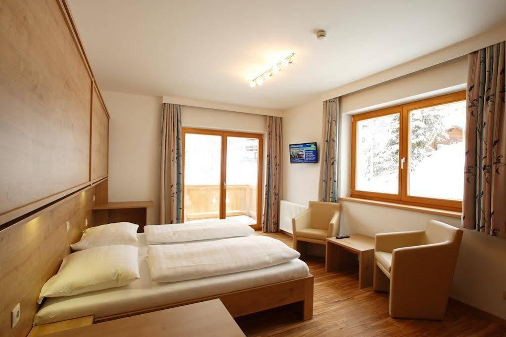 Familien & Wohlfuhlhotel Johanneshof Saalbach-Hinterglemm Bagian luar foto