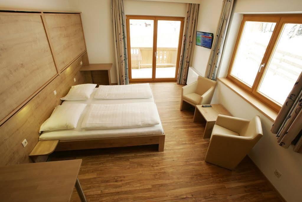 Familien & Wohlfuhlhotel Johanneshof Saalbach-Hinterglemm Bagian luar foto