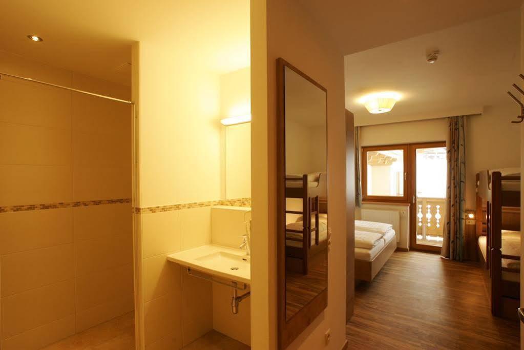 Familien & Wohlfuhlhotel Johanneshof Saalbach-Hinterglemm Bagian luar foto
